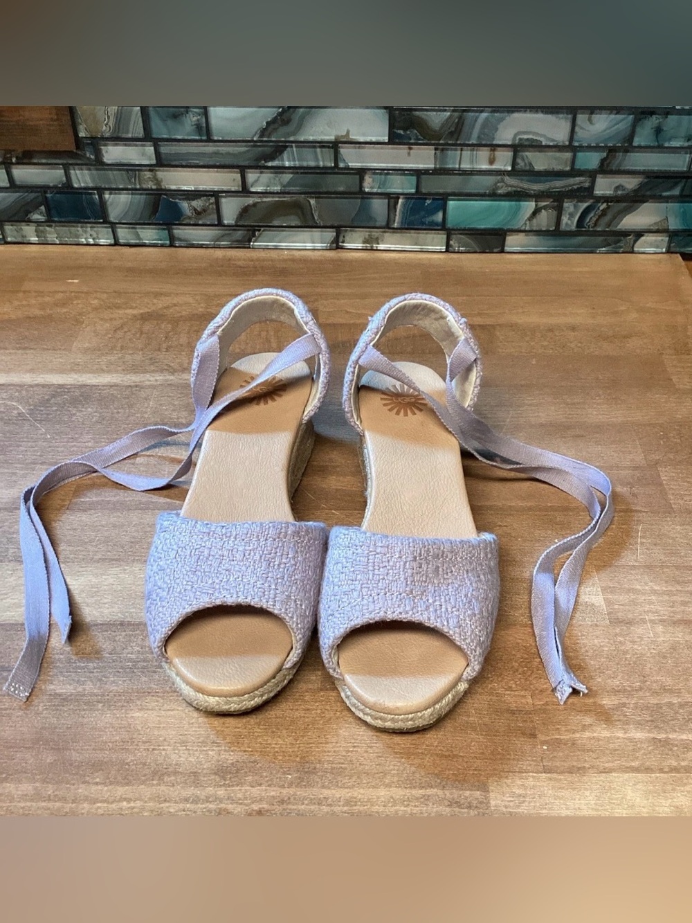 UGG Wedge Sandals S/N 1003496 Pink Fabric Tie Up Strap Heels Women's Size 8 Cute